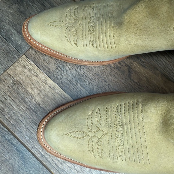 Justin Boots - Tan and Red Western Boots - Picture 3 of 7